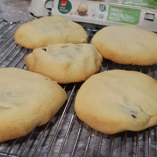 MASSIVE choc chip cookies